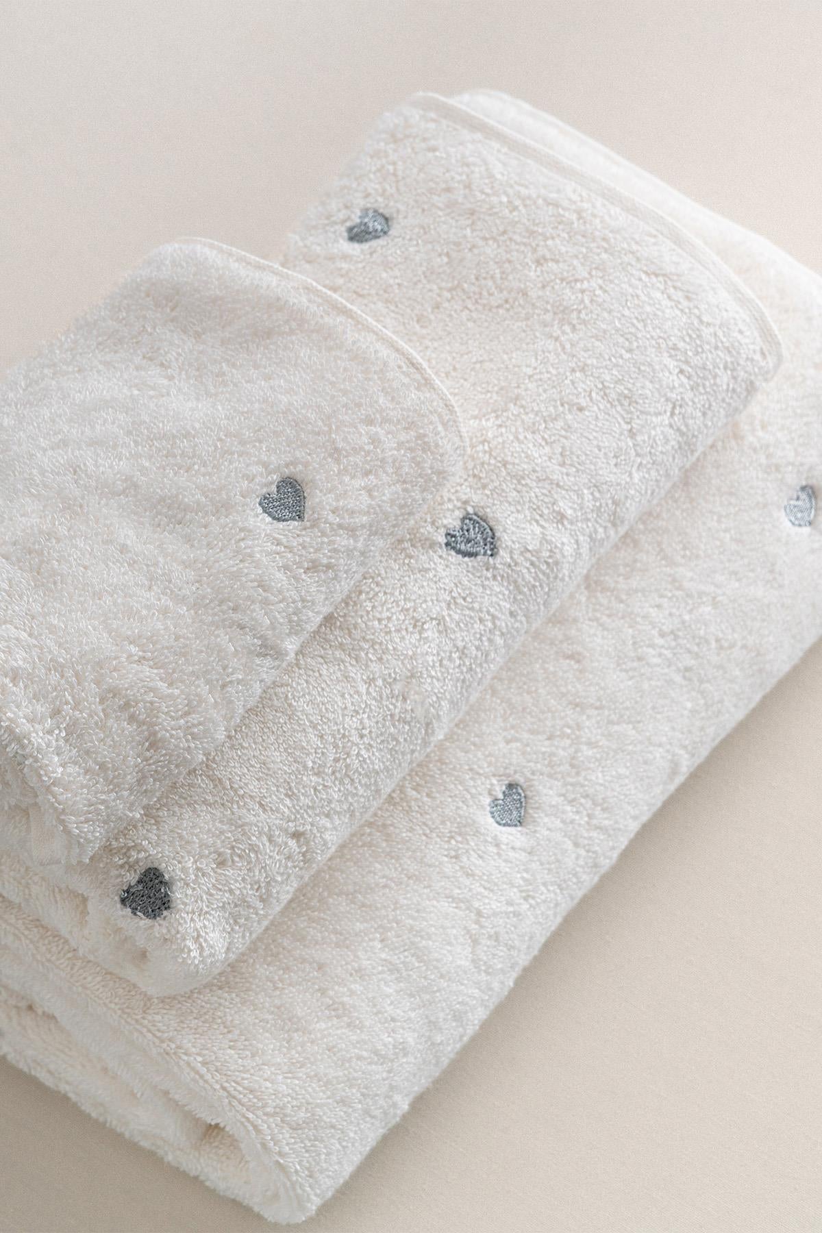 Amore Heart Embroidered Hand Towel (30 x 50 cm)