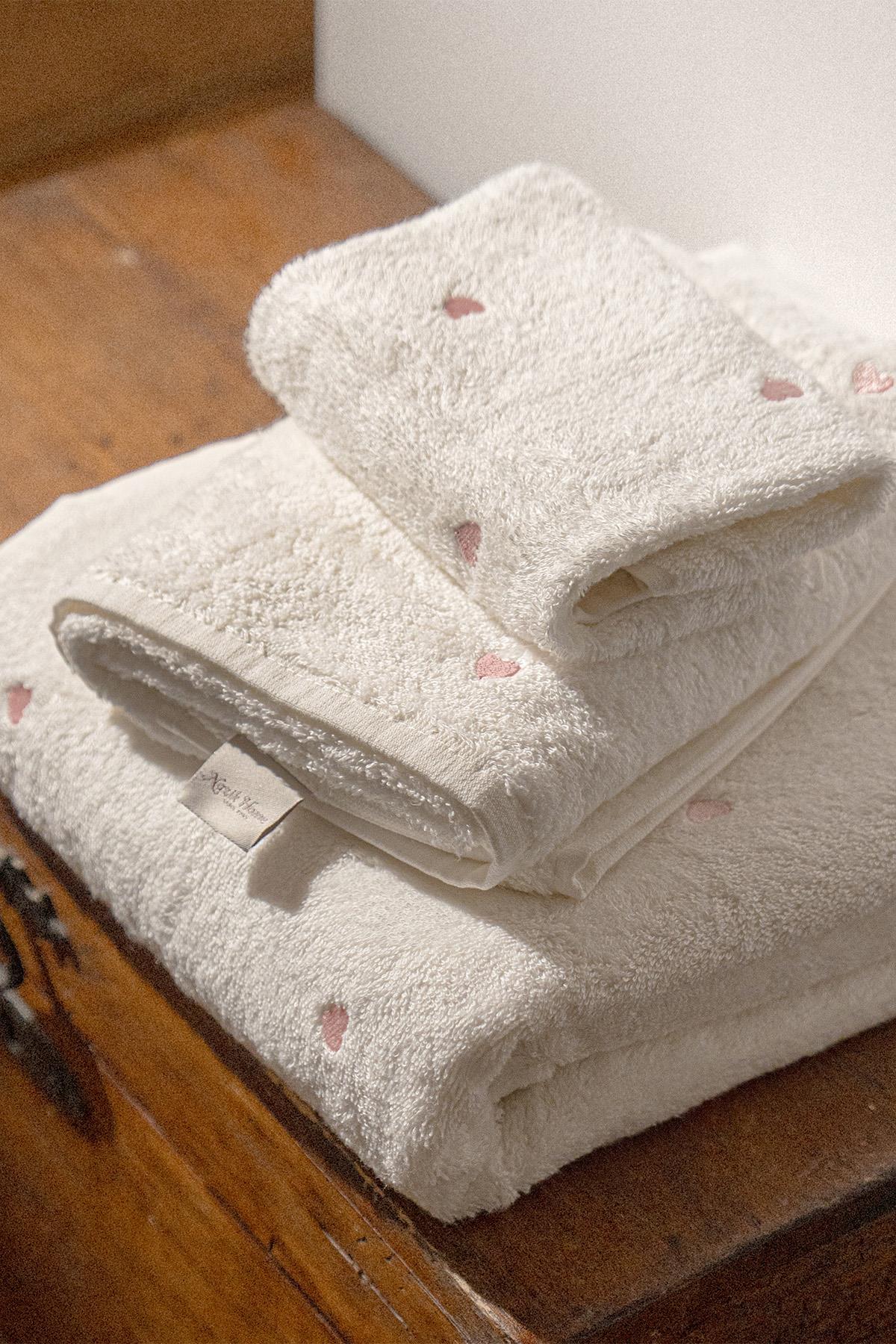 Amore Heart Embroidered Hand Towel (30 x 50 cm)