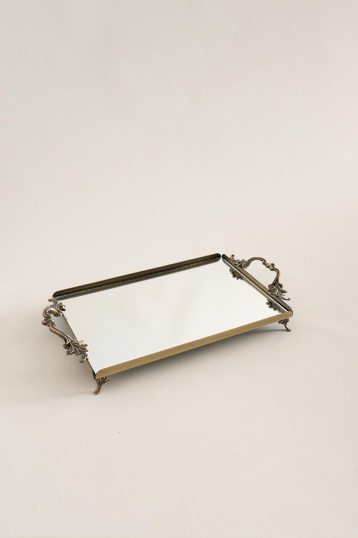 Zarif kulplu, eskitme detaylı metal orta boy tepsi, aynalı servis tepsisi