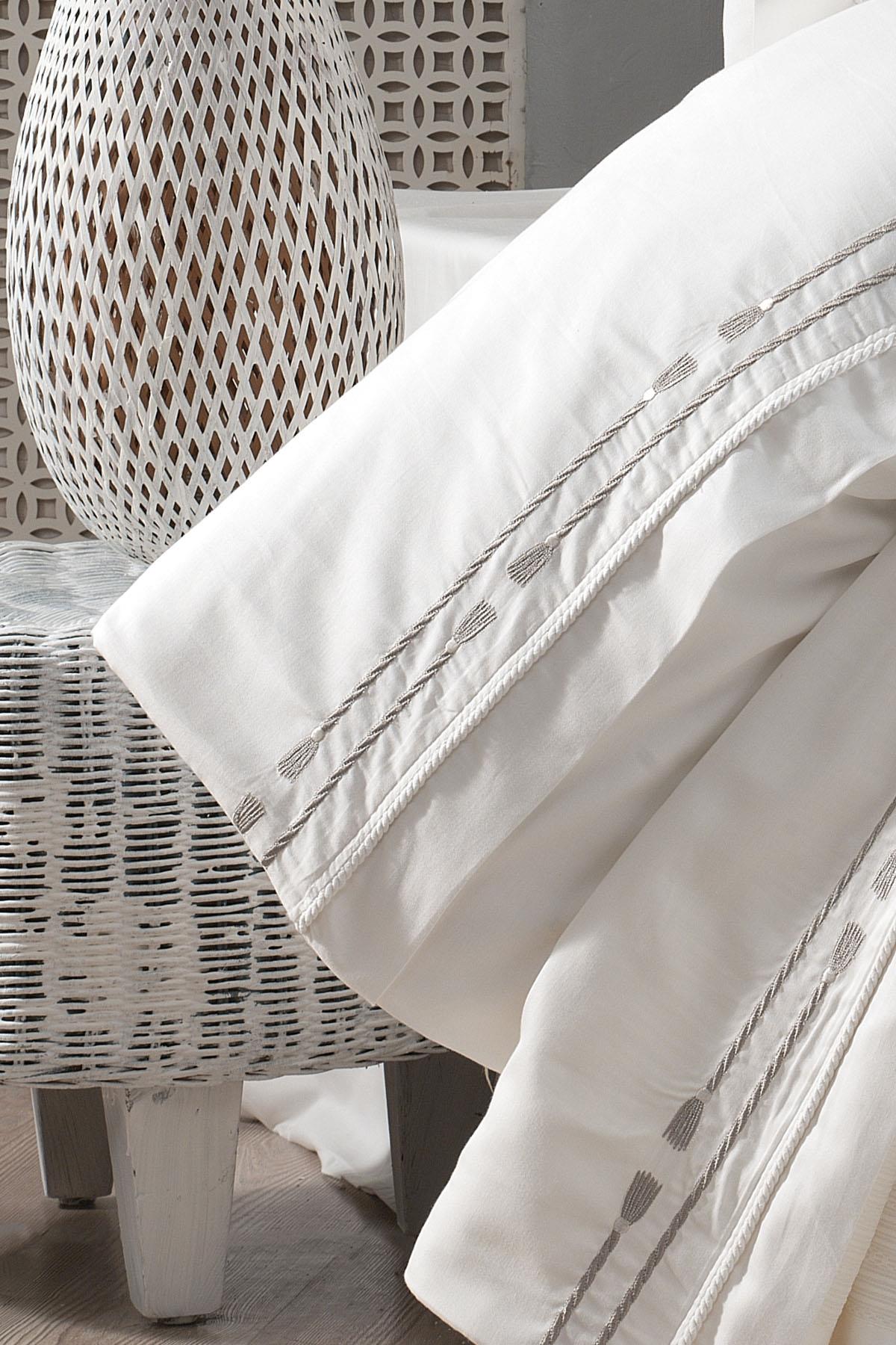 Roman Embroidered Double 7-Piece Duvet Cover + Pique Set
