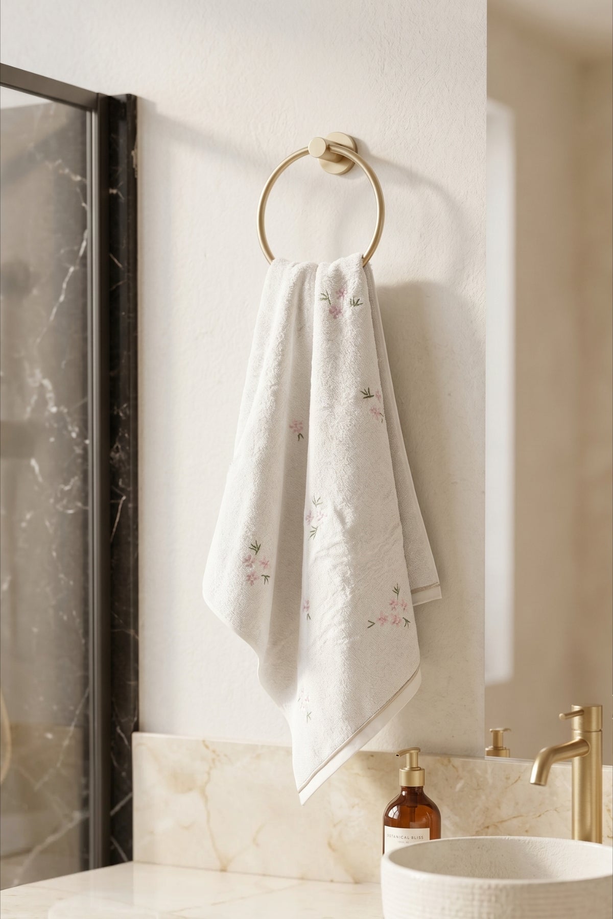 Nadia Daisy Embroidered Hand Towel (30 x 50 cm)