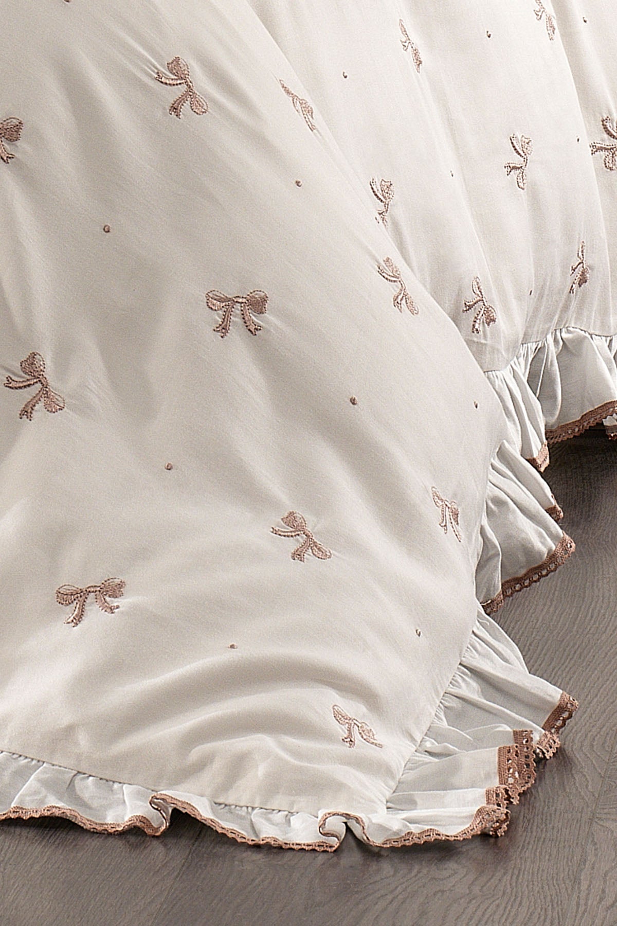 Serena Bow Embroidered Cotton Satin Double 6-Piece Duvet Cover Set