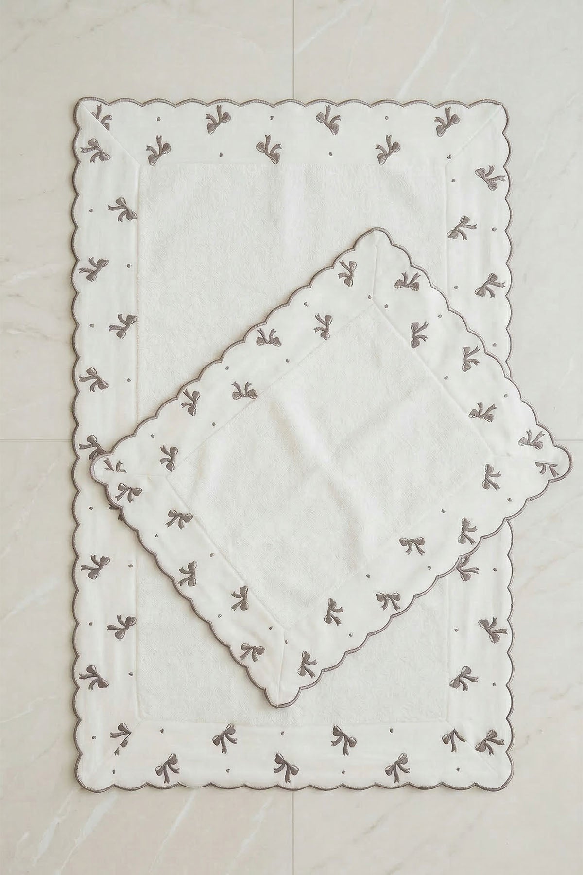 Serena Bow Embroidered 2-Piece Mat Set (60 x 100 cm)