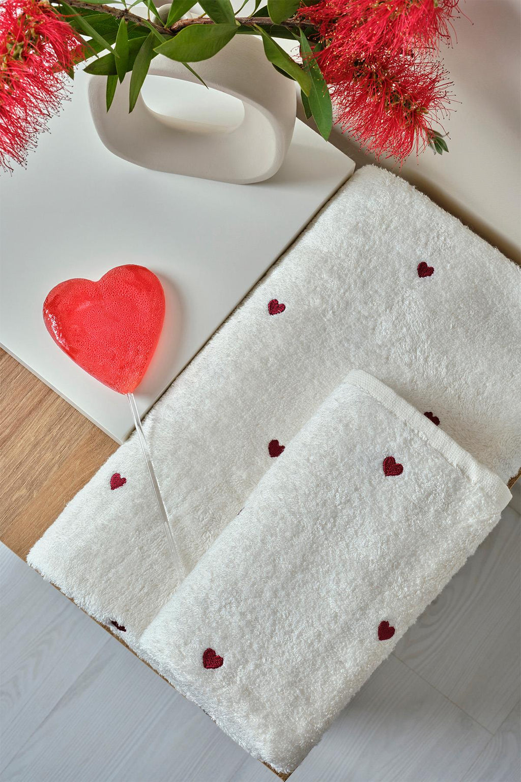 Amore Heart Embroidered Hand Towel (30 x 50 cm)