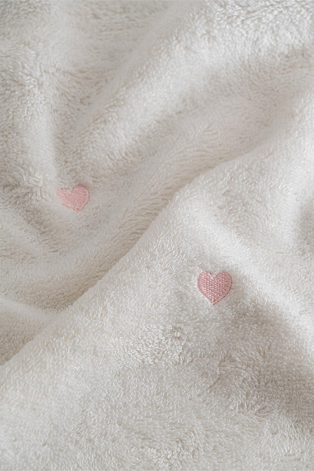 Amore Heart Embroidered Hand Towel (30 x 50 cm)