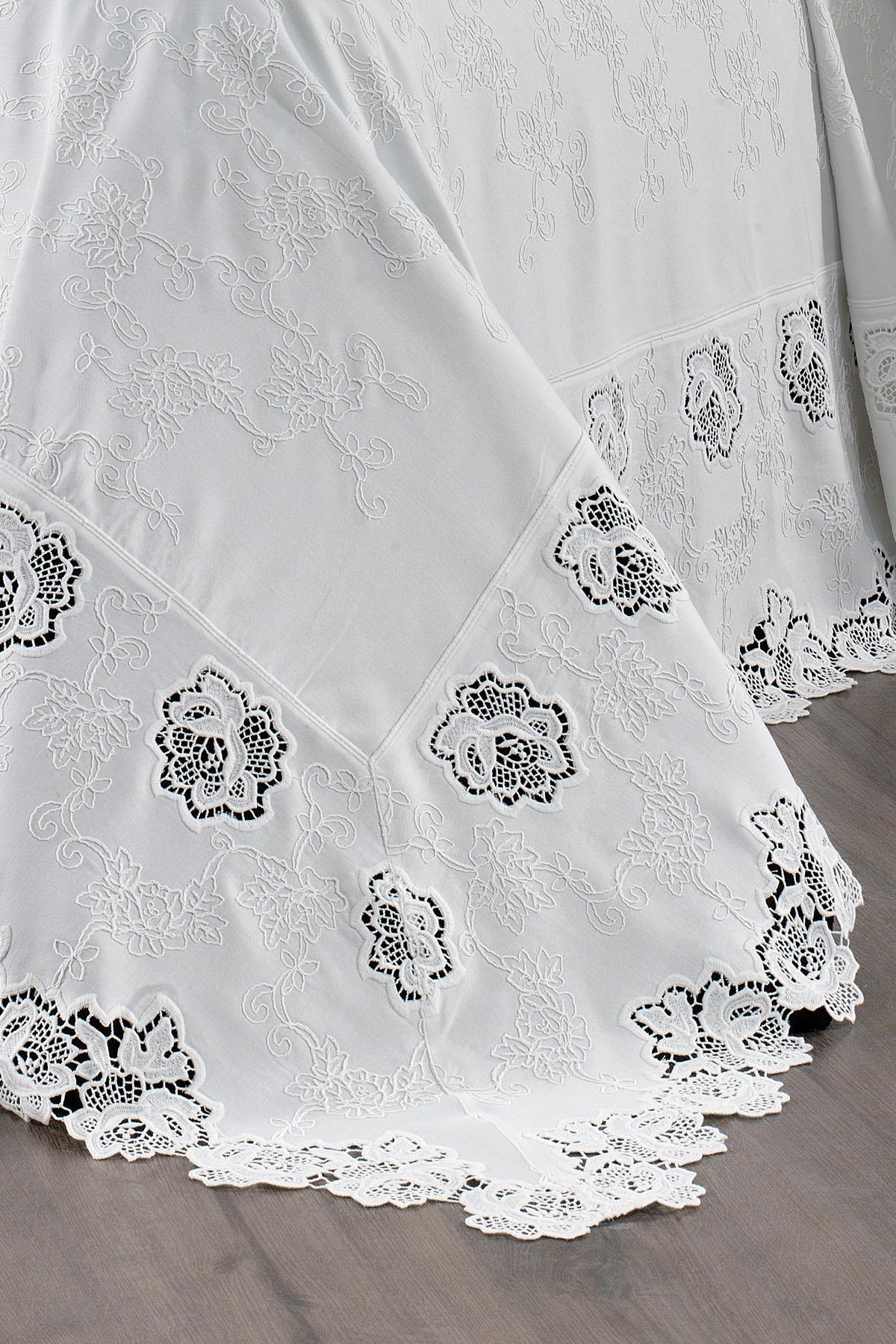 Astena Floral Embroidered Double 7-Piece Duvet Cover + Quilt Set