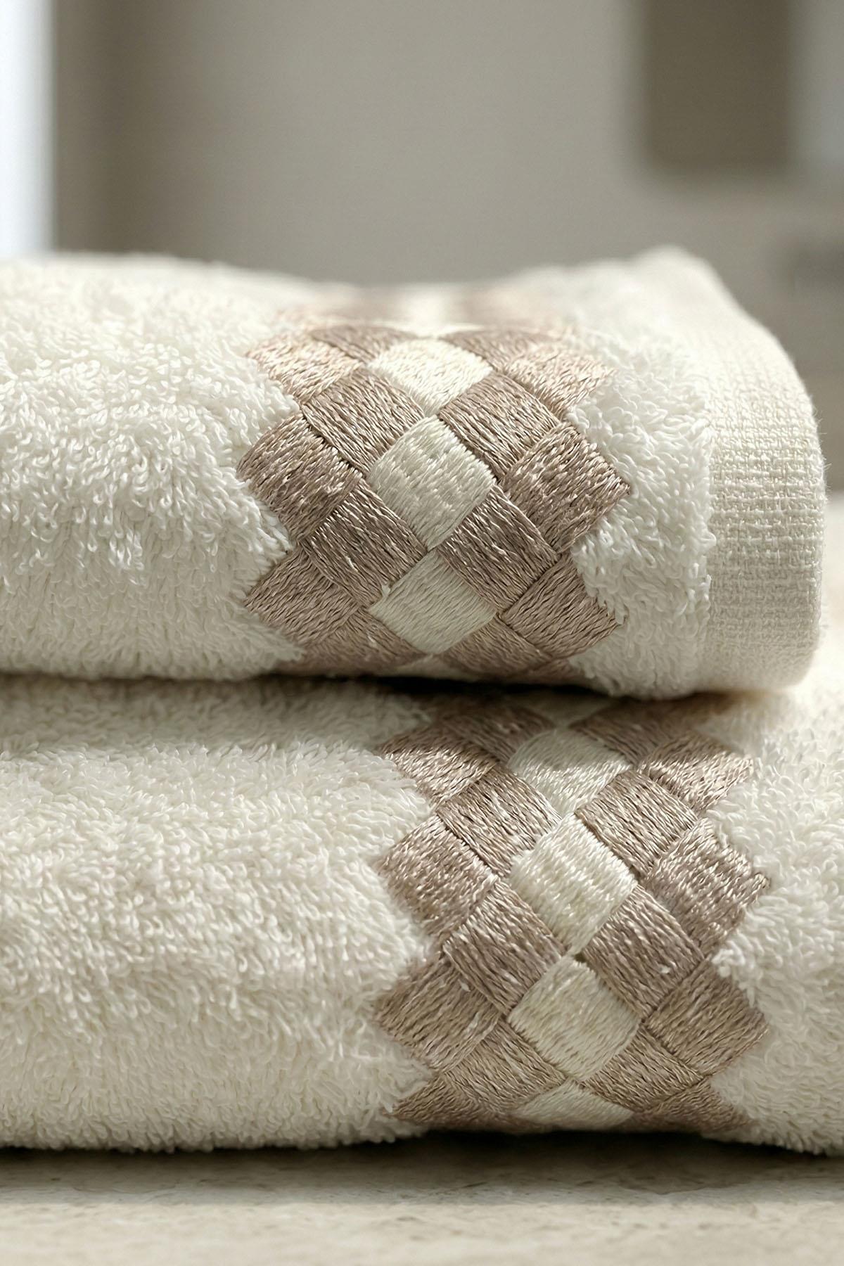 Benita Herringbone Embroidered Hand Towel (50 x 90 cm)