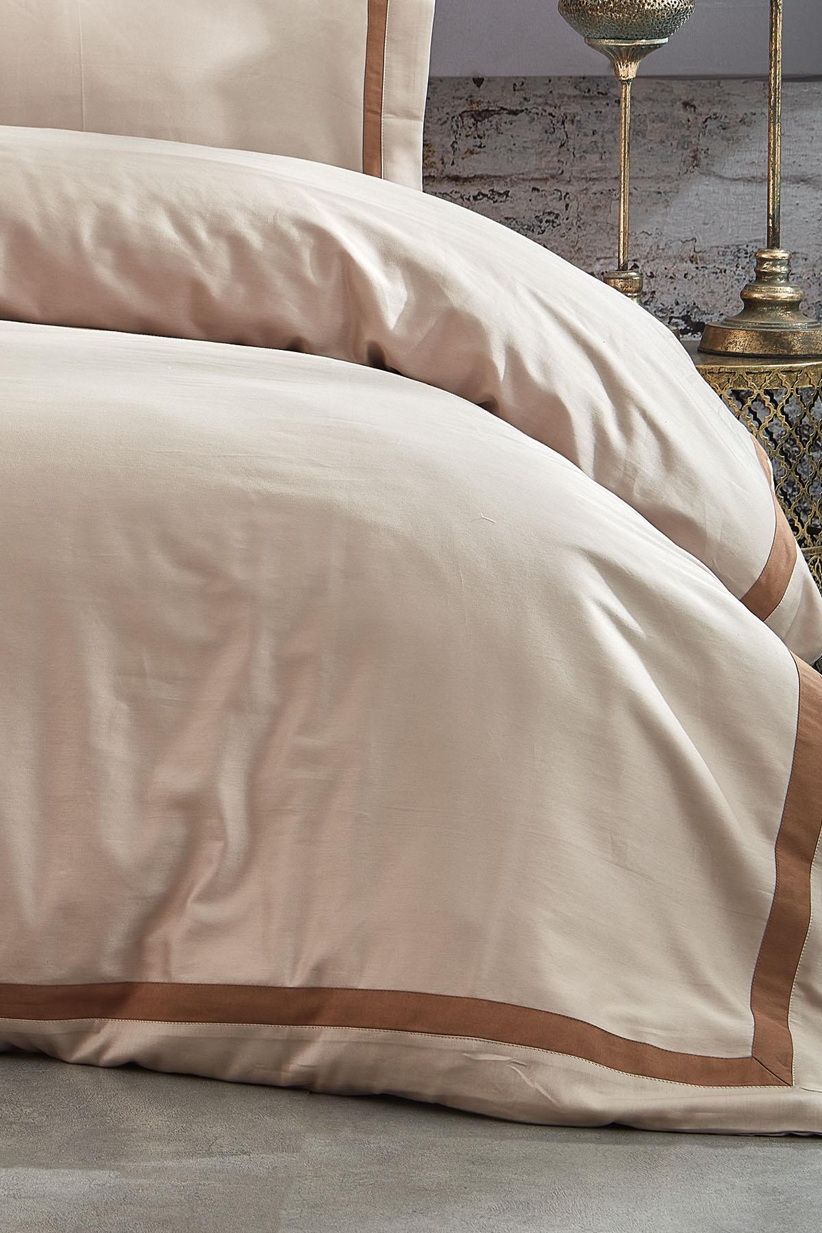 Carisma Biella Cotton Sateen Double Seven-Piece Duvet Cover Set