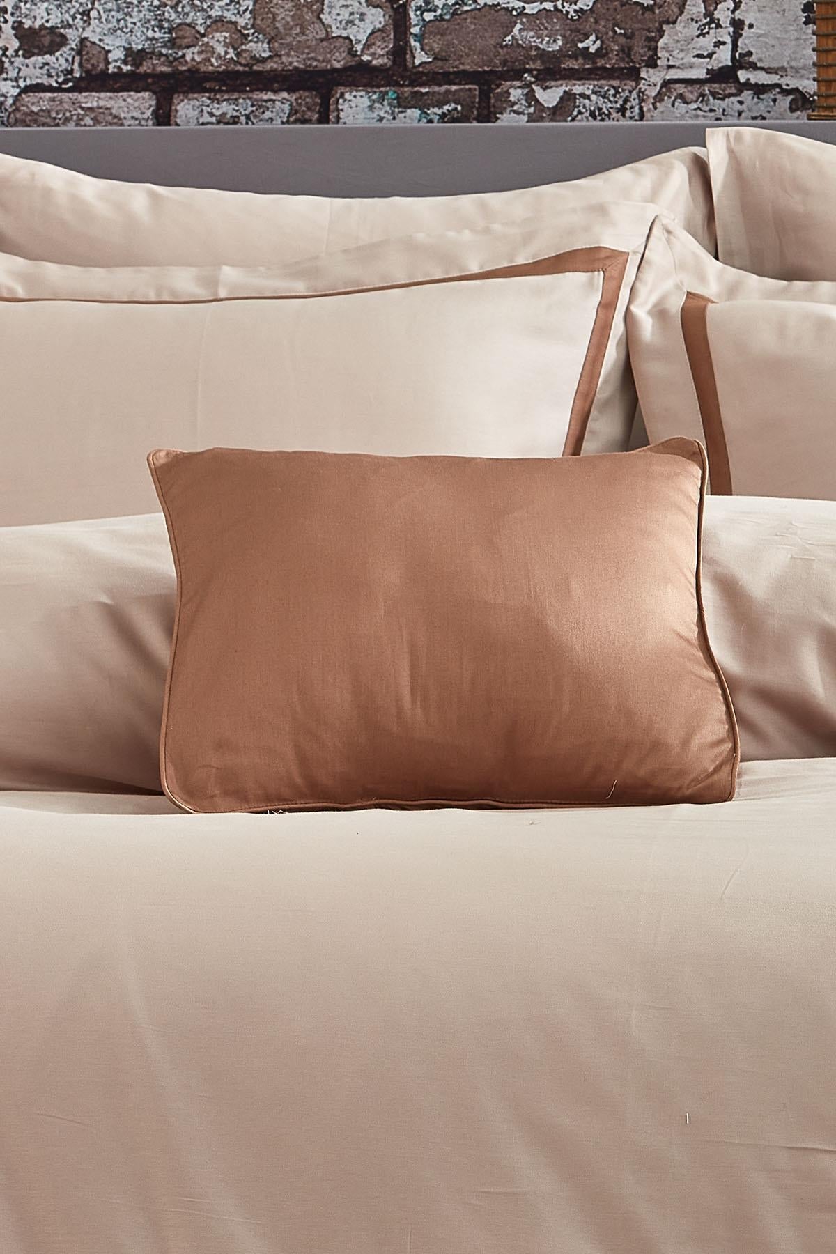 Carisma Piped Cotton Sateen King Size 7-Piece Duvet Cover Set