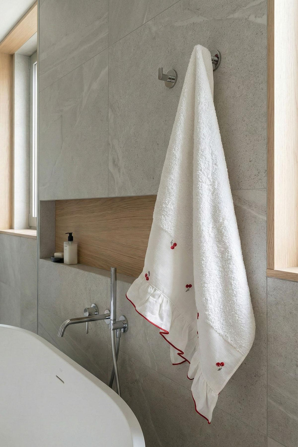 Cherry Embroidered Bath Towel (90 x 150 cm)