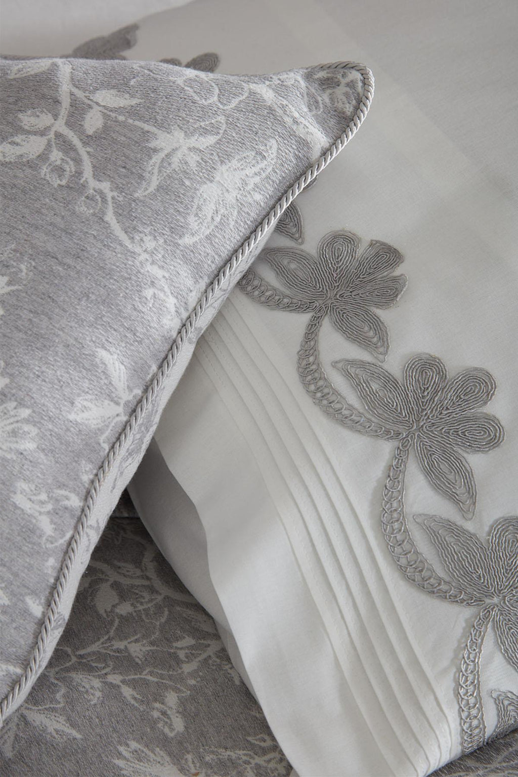 Dante Floral Embroidered Double 10 Piece Duvet Cover + Blanket Set