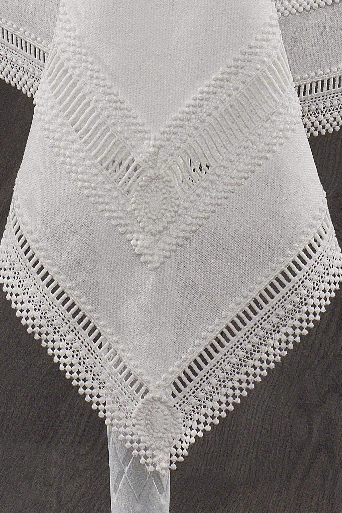 Elis Stain-Resistant, Worry-Free Tablecloth (160 x 260 cm)