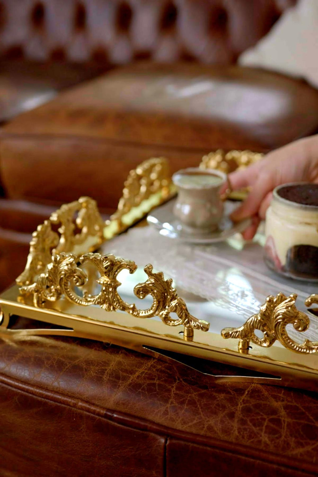 Elite Taç İşlemeli Kare Altın Orta Tepsi (37 x 37 cm) - Nazik Home - Yuvama Değer!