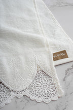 Emma Lace Hand Towel (30 x 50 cm)