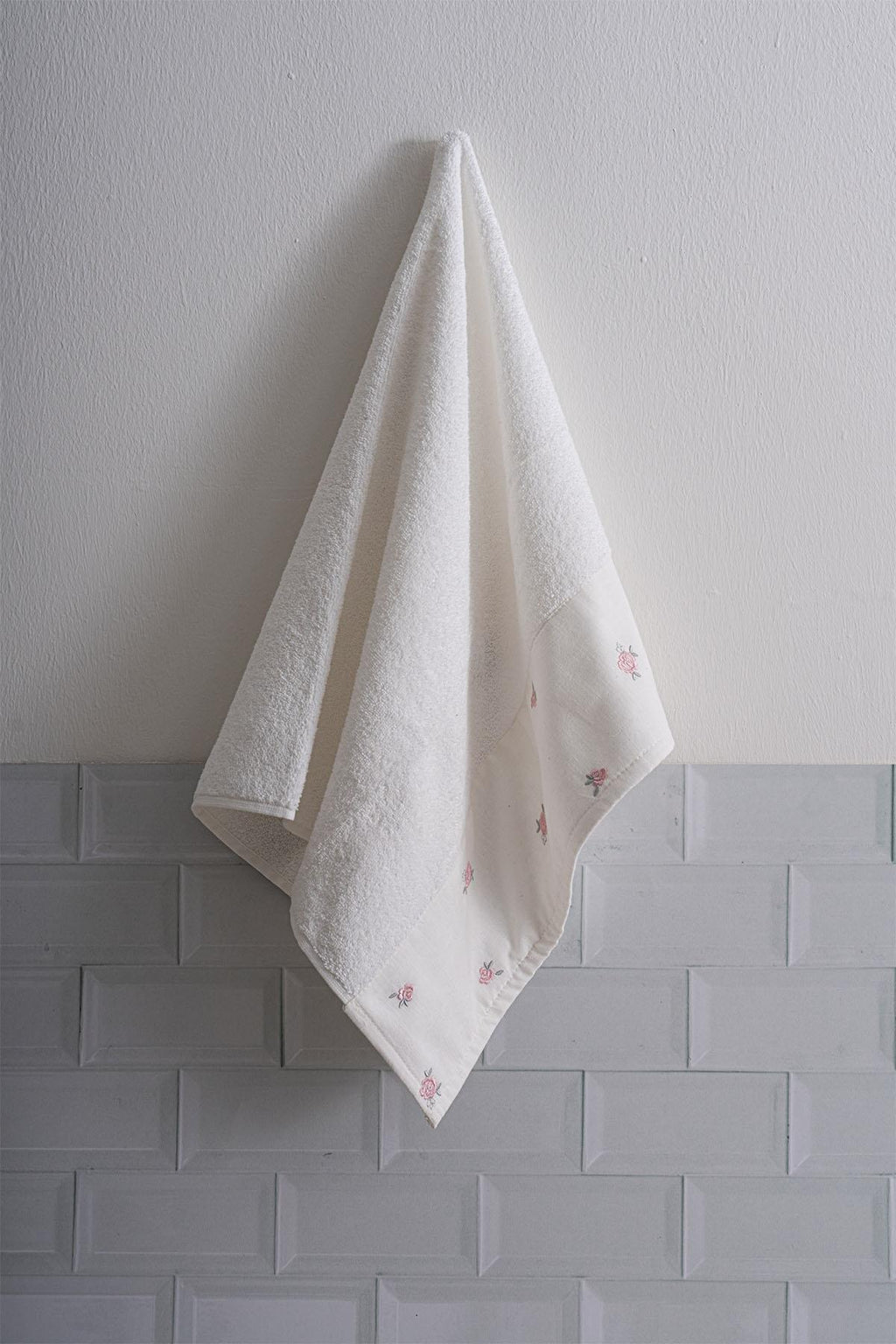 Flower Garden Rose Embroidered Hand Towel (30 x 50 cm)