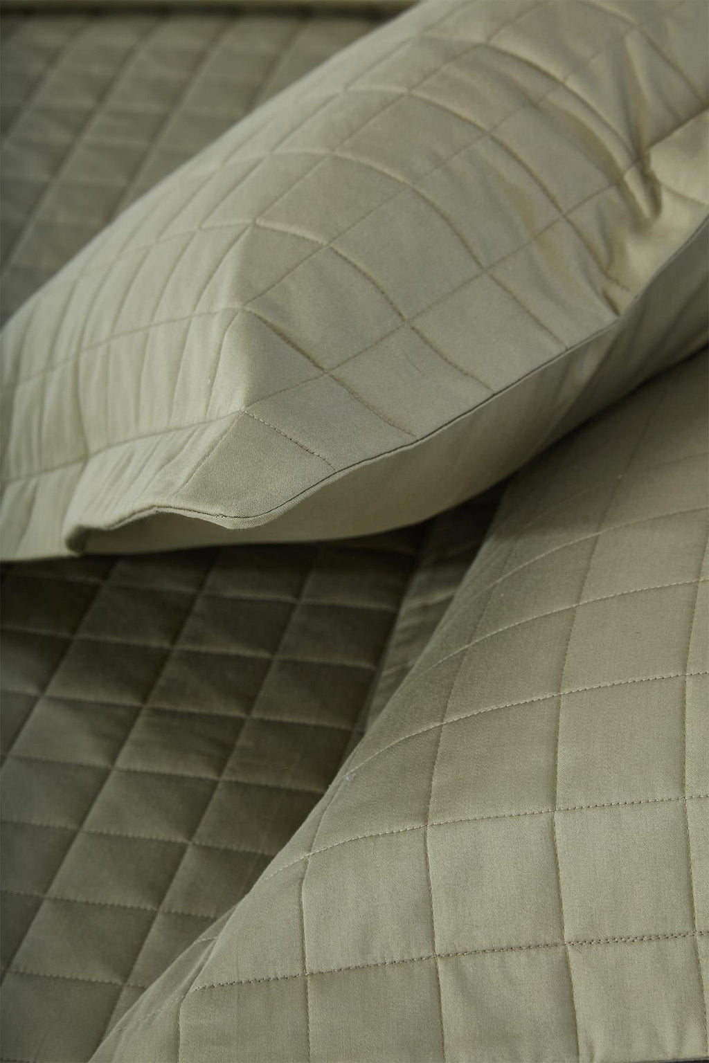 Girne Kapitoneli Çift Kişilik Yatak Örtüsü - Nazik Home - Yuvama Değer!