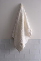 Hanzade Flower Embroidered Hand Towel (30 x 50 cm)