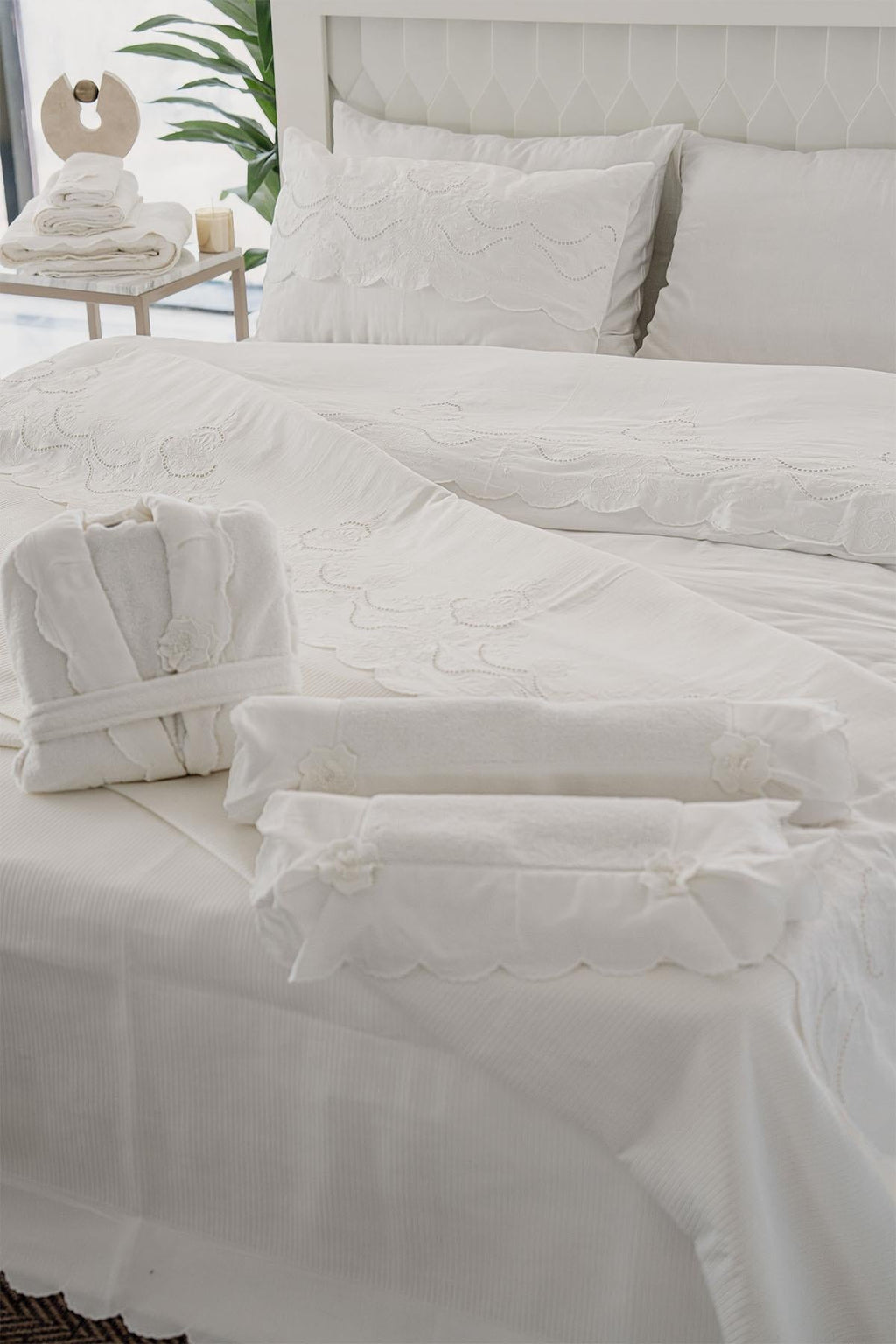 Hanzade Floral Embroidered Double 7 Piece Duvet Cover + Blanket Set