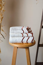 Helena Hand Towel (30 x 50 cm)