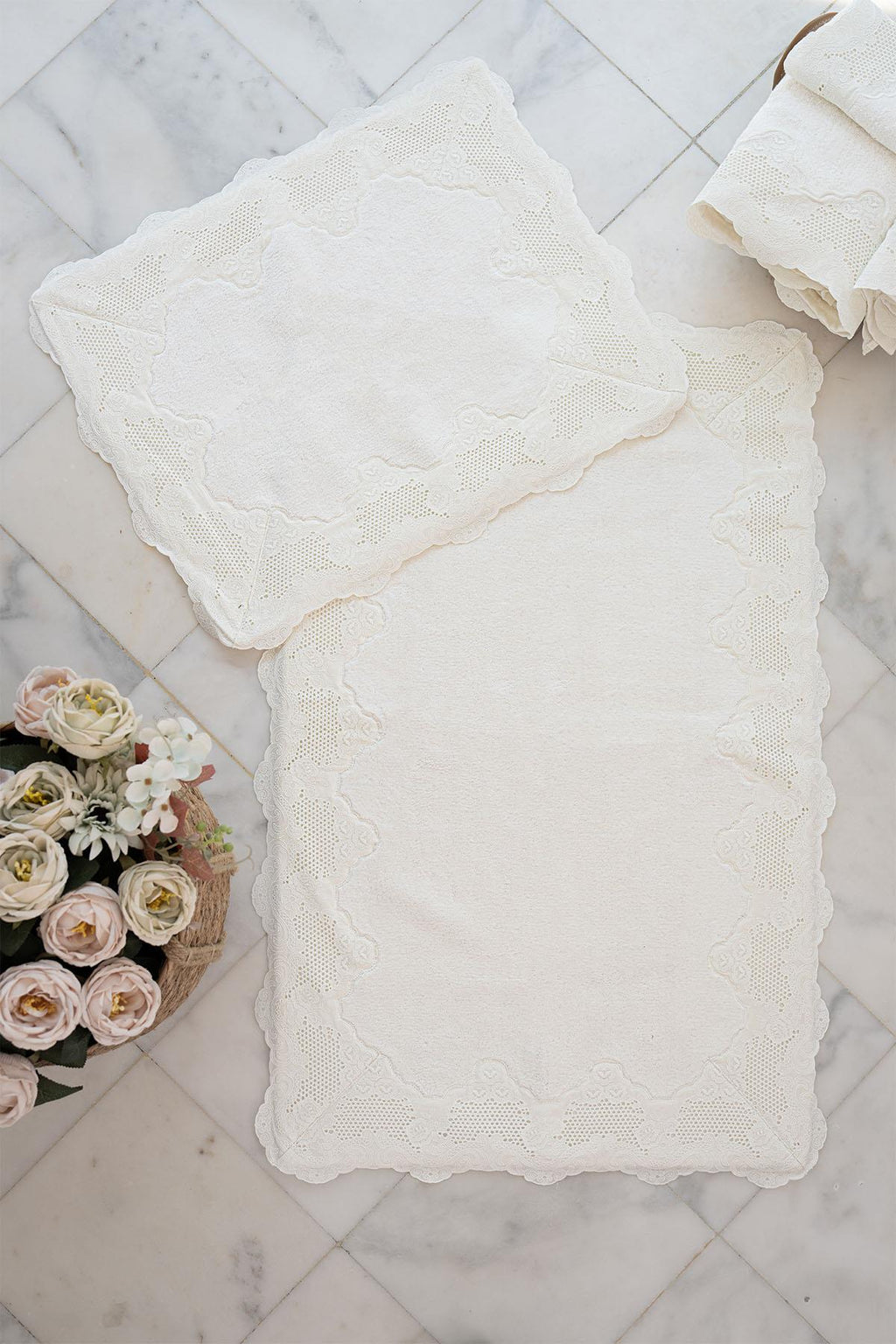 Set of 2 Mops with Iris Embroidery (60 x 100 cm)