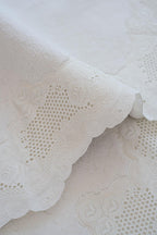 Set of 2 Mops with Iris Embroidery (60 x 100 cm)