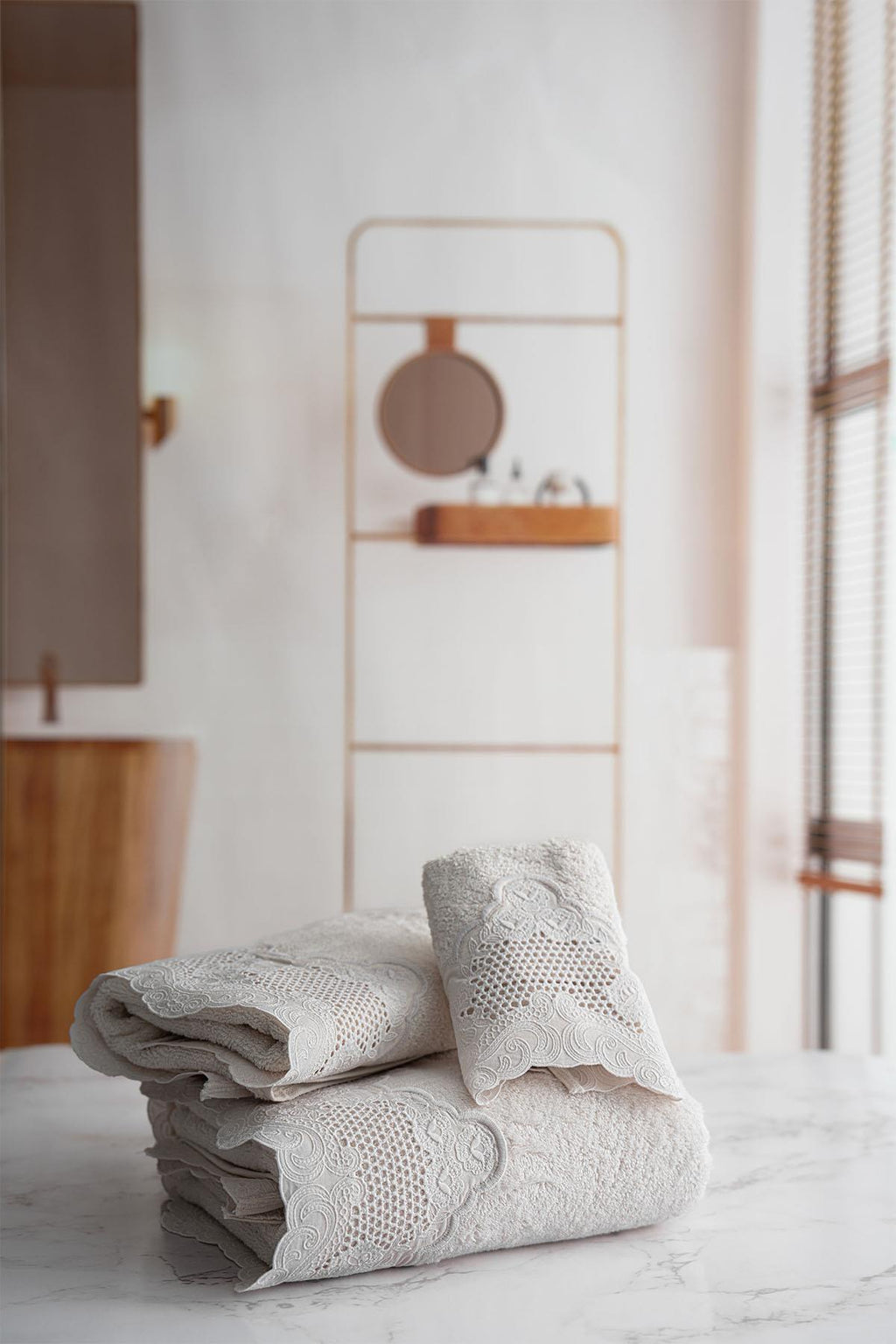 Iris Embroidered Hand Towel (30 x 50 cm)