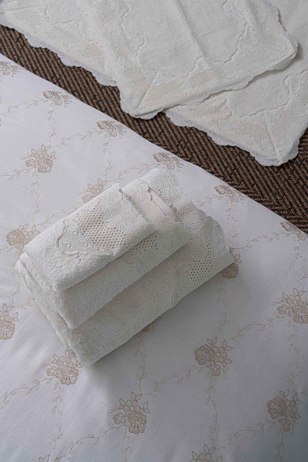 Iris Embroidered Cotton Satin Double 6-Piece Duvet Cover Set