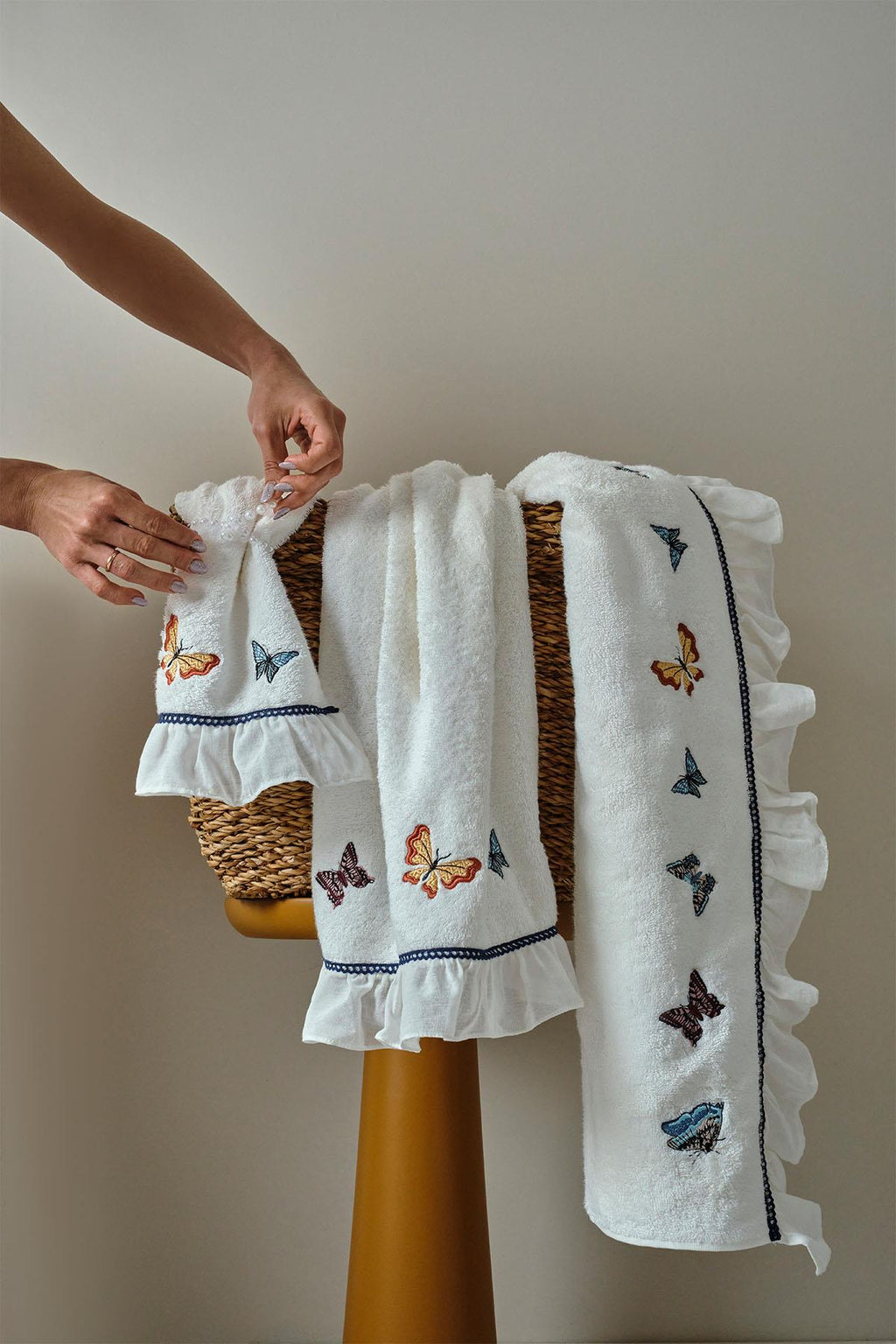 Laura Butterfly Embroidered Body Towel (90 x 150 cm)