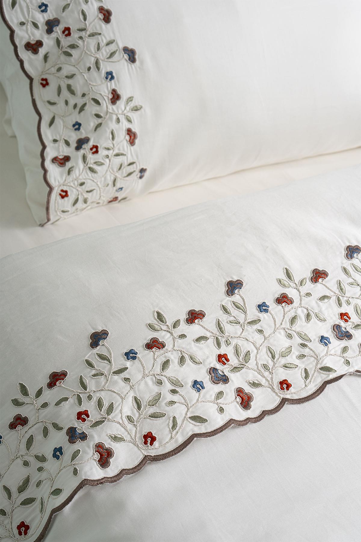 Livano Colorful Floral Embroidered Cotton Satin Double 6-Piece Duvet Cover Set