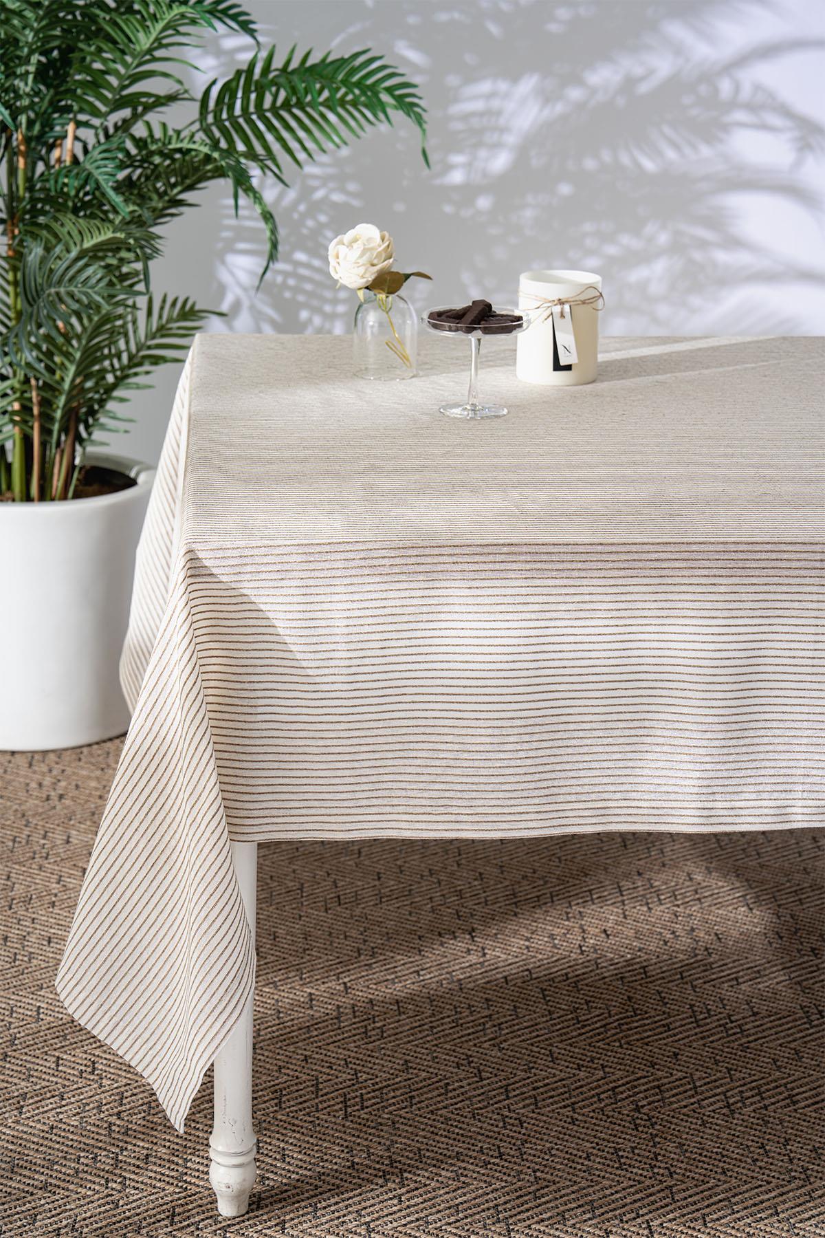 Loris Stain-Resistant and Wrinkle-Free Tablecloth (160 x 260 cm)