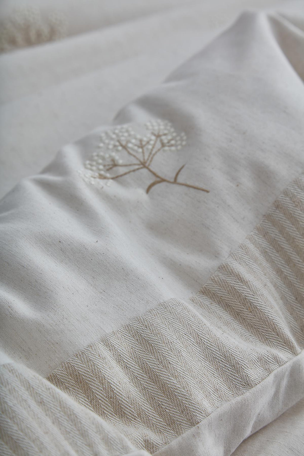 Loya Floral Embroidered Cotton Satin King Size 6-Piece Duvet Cover Set