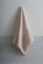 Coral Embroidered Tasseled Bath Towel (90 x 150 cm)