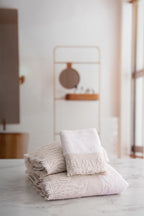 Coral Embroidered Tasseled Hand Towel (30 x 50 cm)