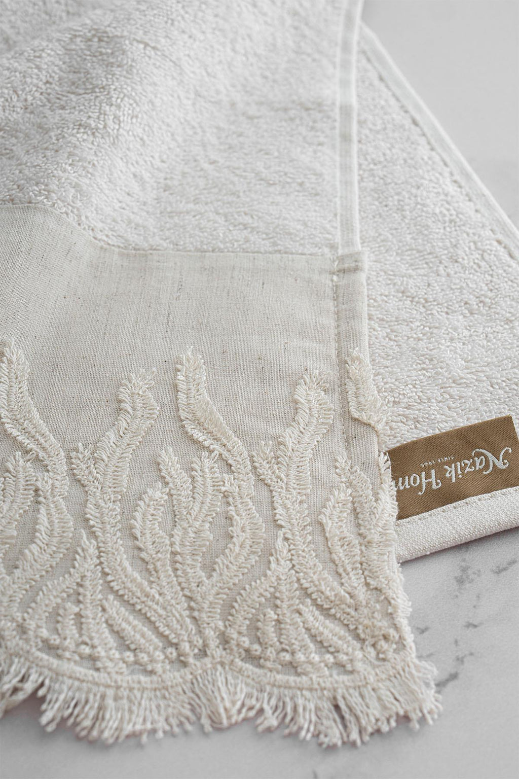 Coral Embroidered Tasseled Face Towel (50 x 90 cm)