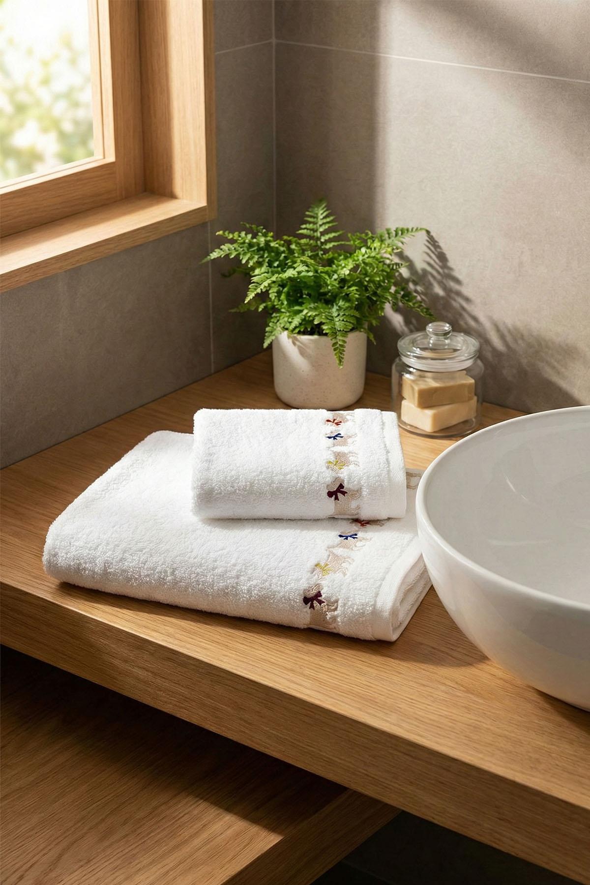 Milu Mini Dog Embroidered Hand Towel (30 x 50 cm)