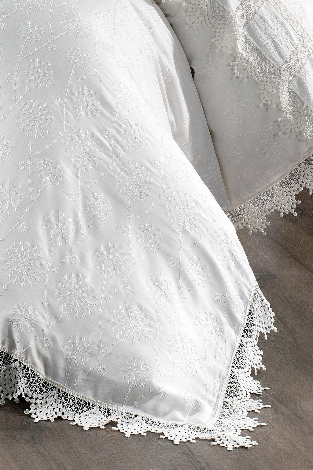 Mirage Lace-Trimmed Cotton Satin Double 6-Piece Duvet Cover Set