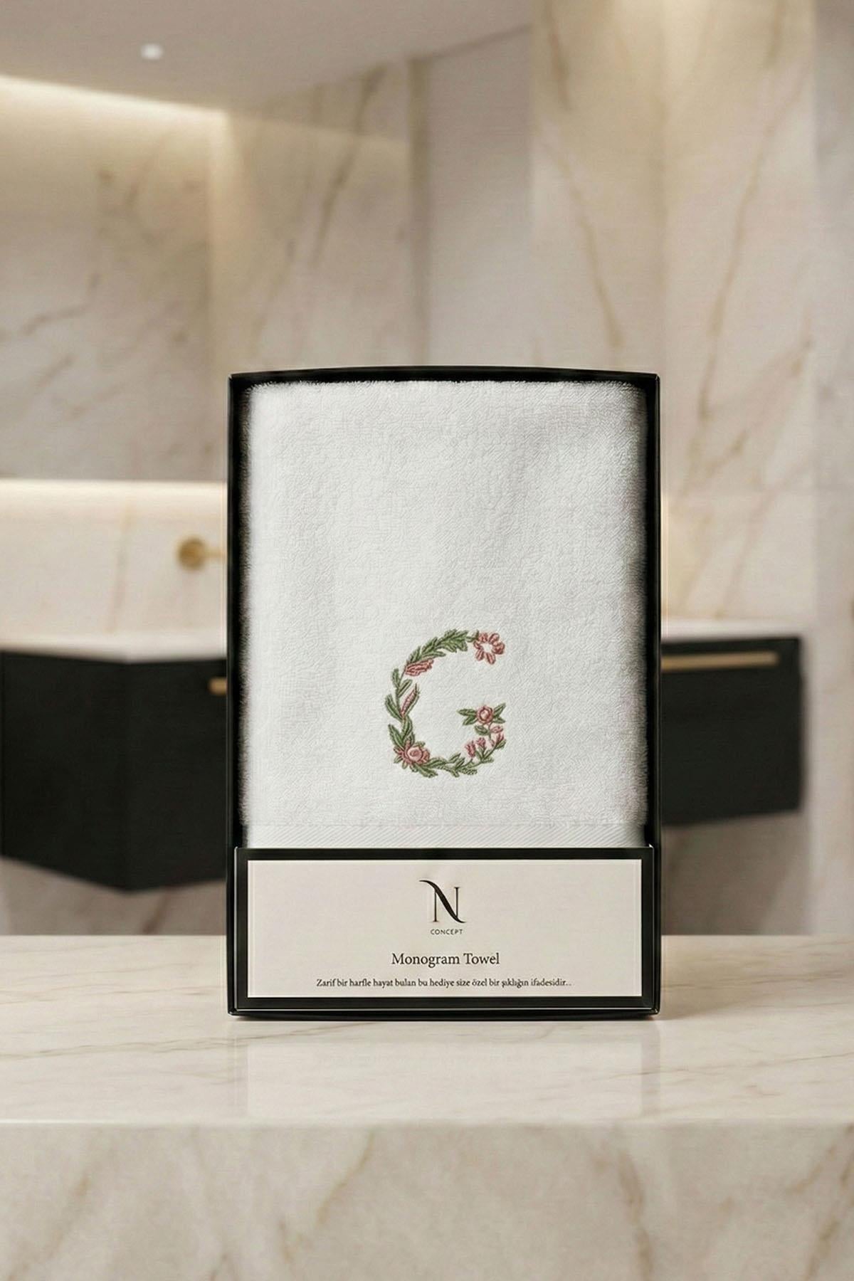 Monogram Harf Nakışlı Bambu Yüz Havlusu (50 x 90 cm)