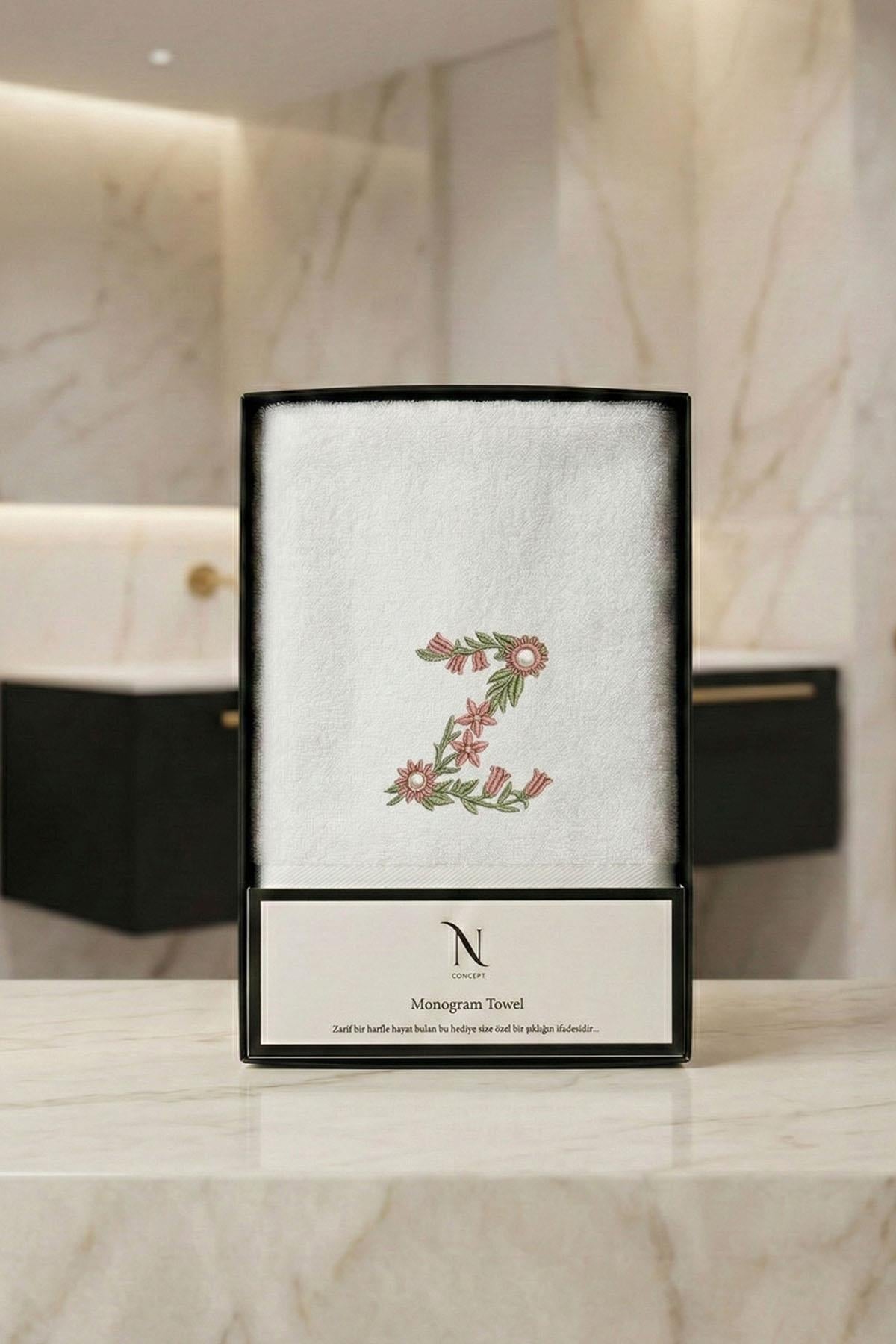 Monogram Harf Nakışlı Bambu Yüz Havlusu (50 x 90 cm)