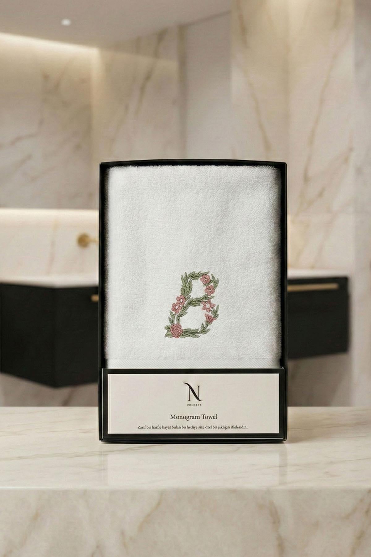 Monogram Harf Nakışlı Bambu Yüz Havlusu (50 x 90 cm)