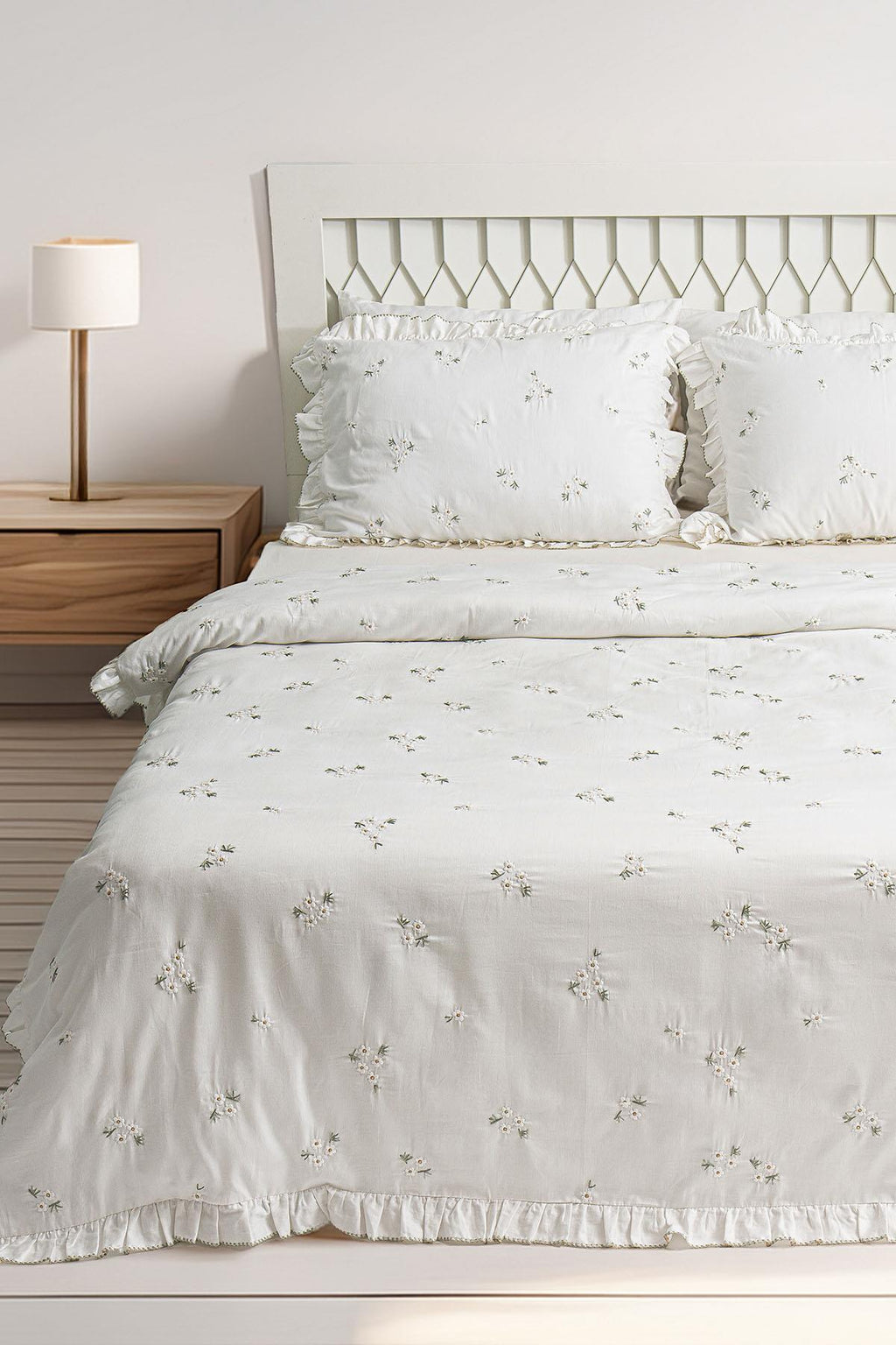 Nadia Daisy Embroidered Cotton Satin Double 6-Piece Duvet Cover Set