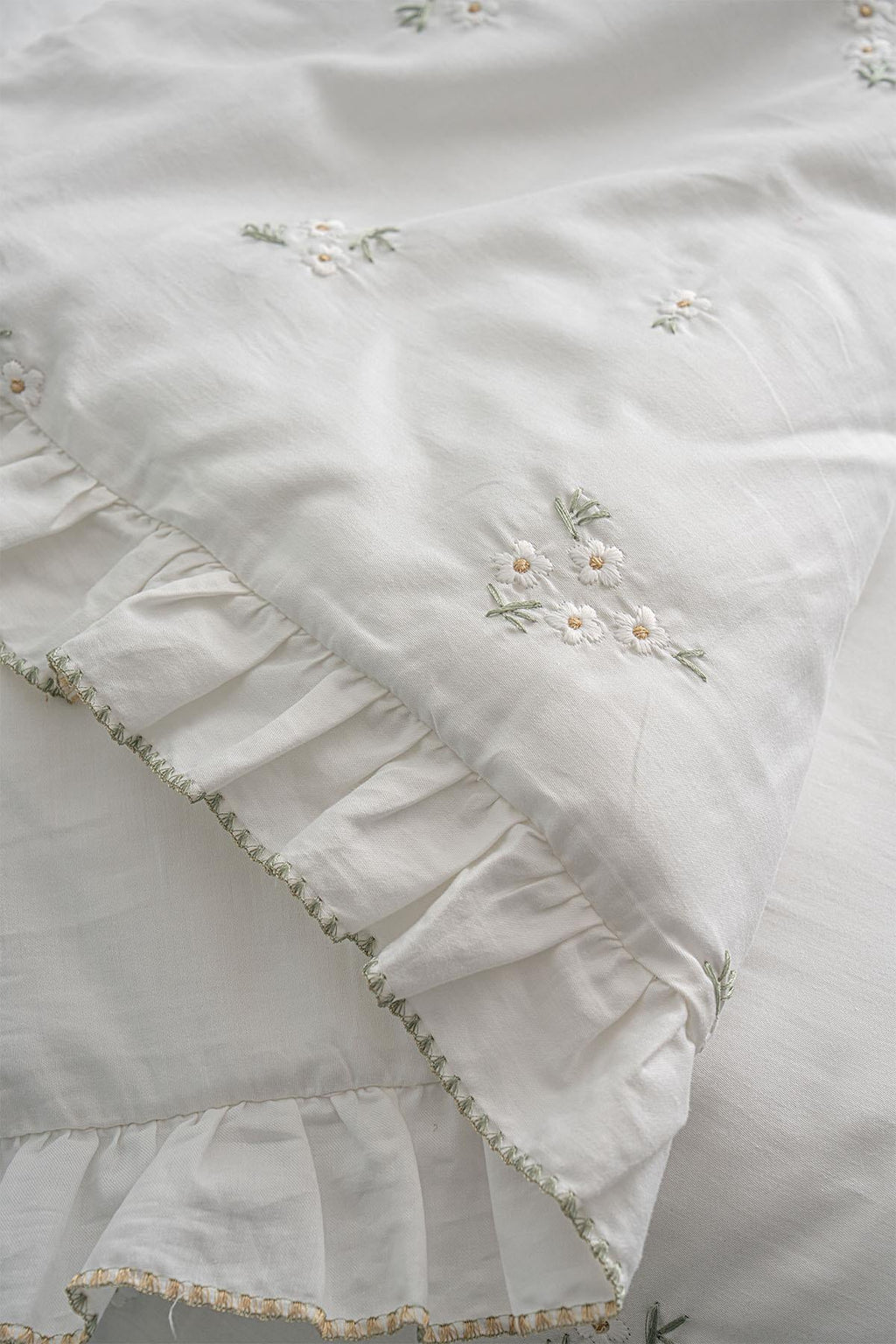 Nadia Daisy Embroidered Cotton Satin Double 6-Piece Duvet Cover Set
