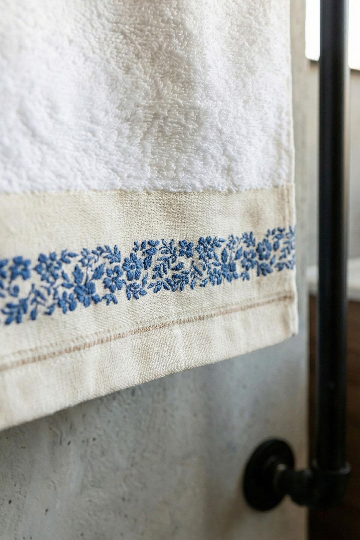 Nevada Patterned Hand Towel (30 x 50 cm)