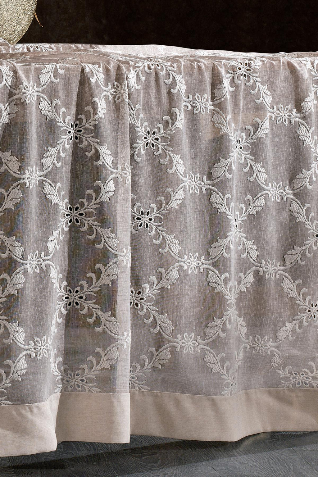 Nitra Leke Tutmaz Dertsiz Masa Örtüsü (160 x 260 cm) - Nazik Home - Yuvama Değer!