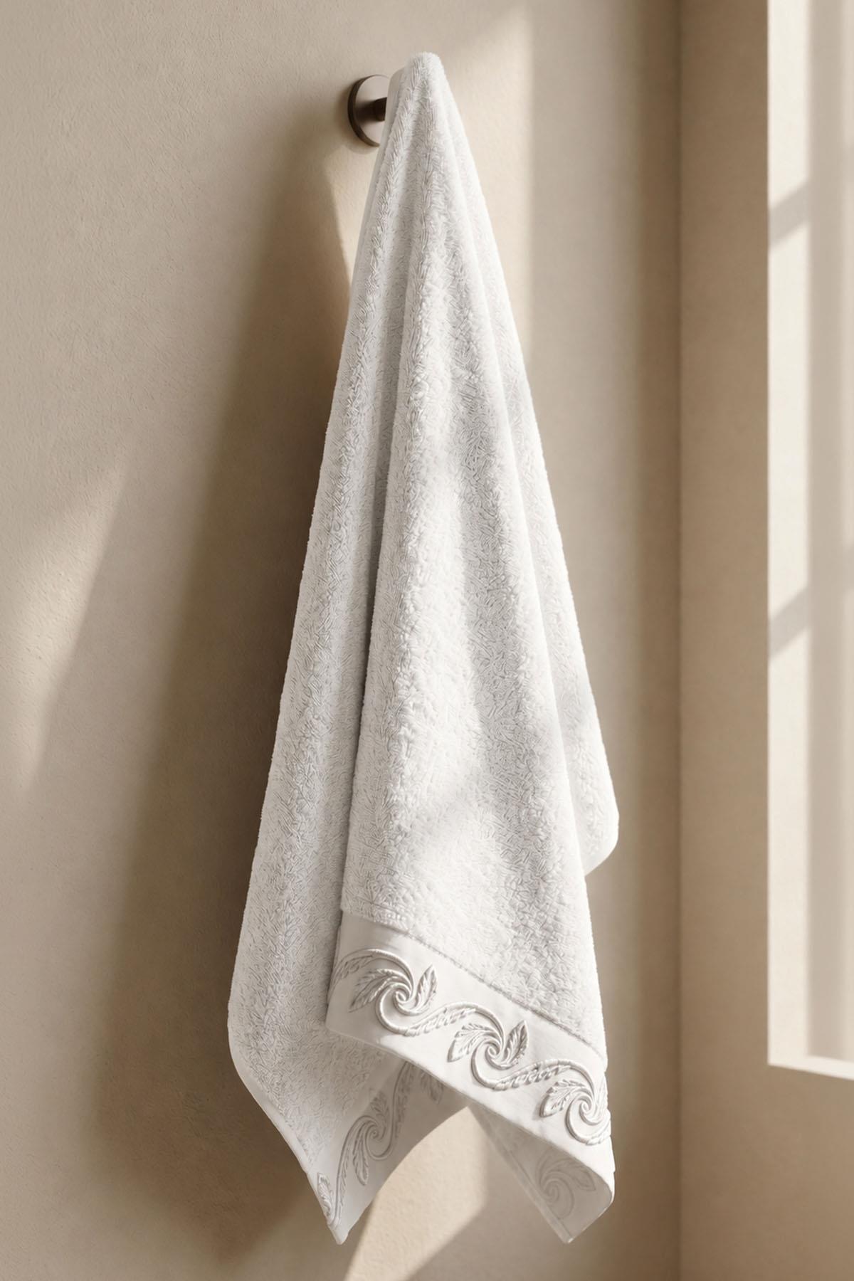 Latina Burgu Leaf Embroidered Bath Towel (90 x 150 cm)