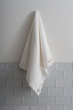 Puerta Flower Embroidered Bath Towel (90 x 150 cm)