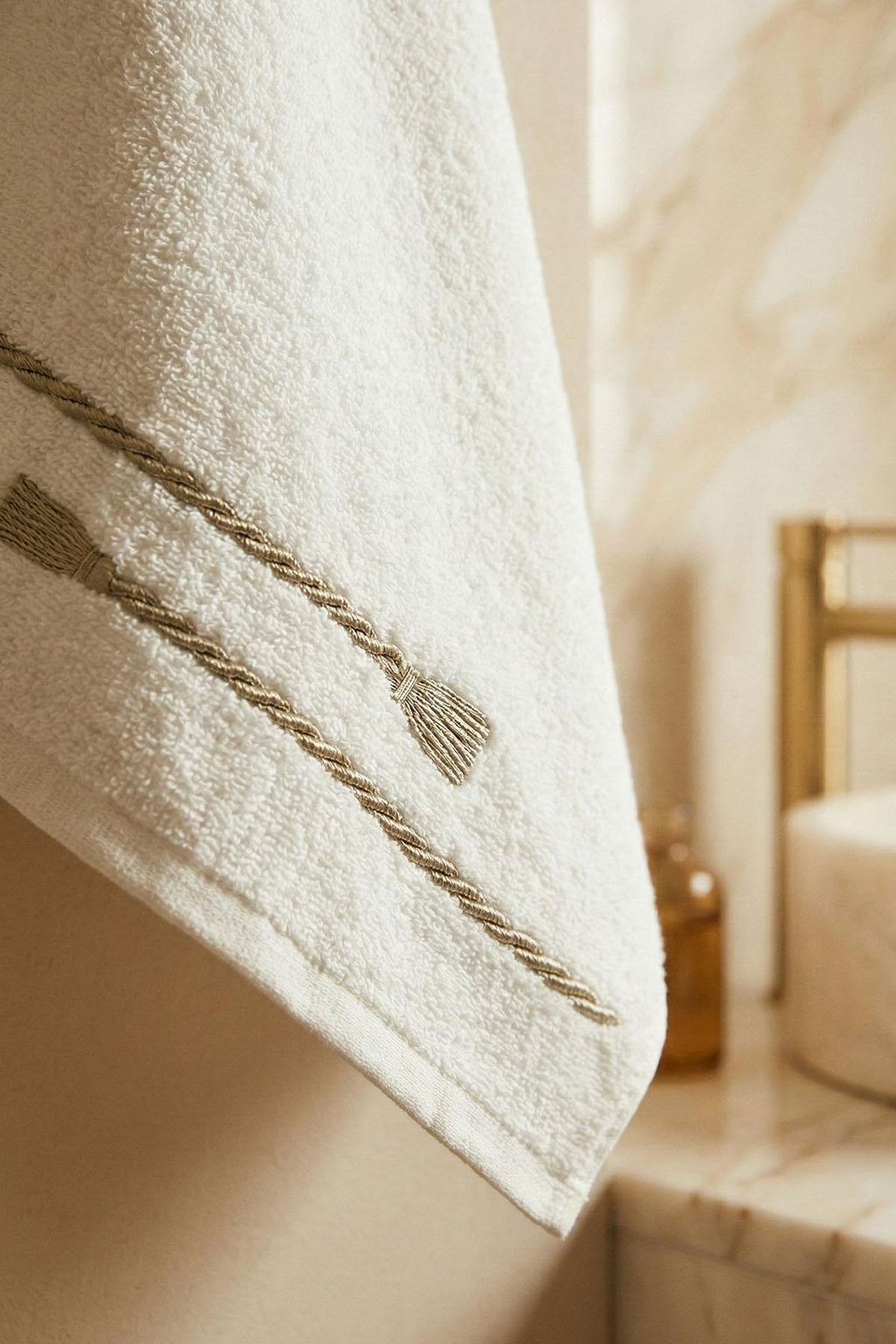 Rom Nakışlı El Havlusu (30 x 50 cm)