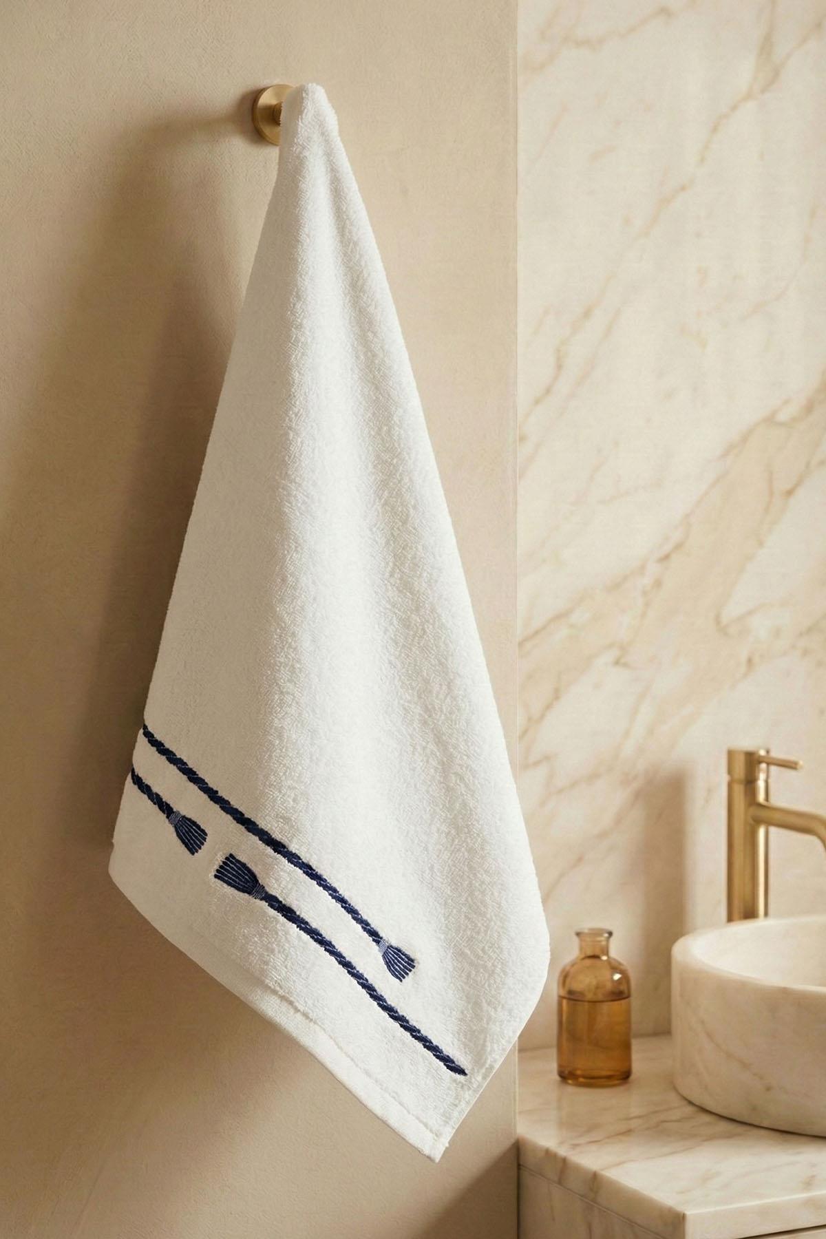 Rom Nakışlı Yüz Havlusu (50 x 90 cm)