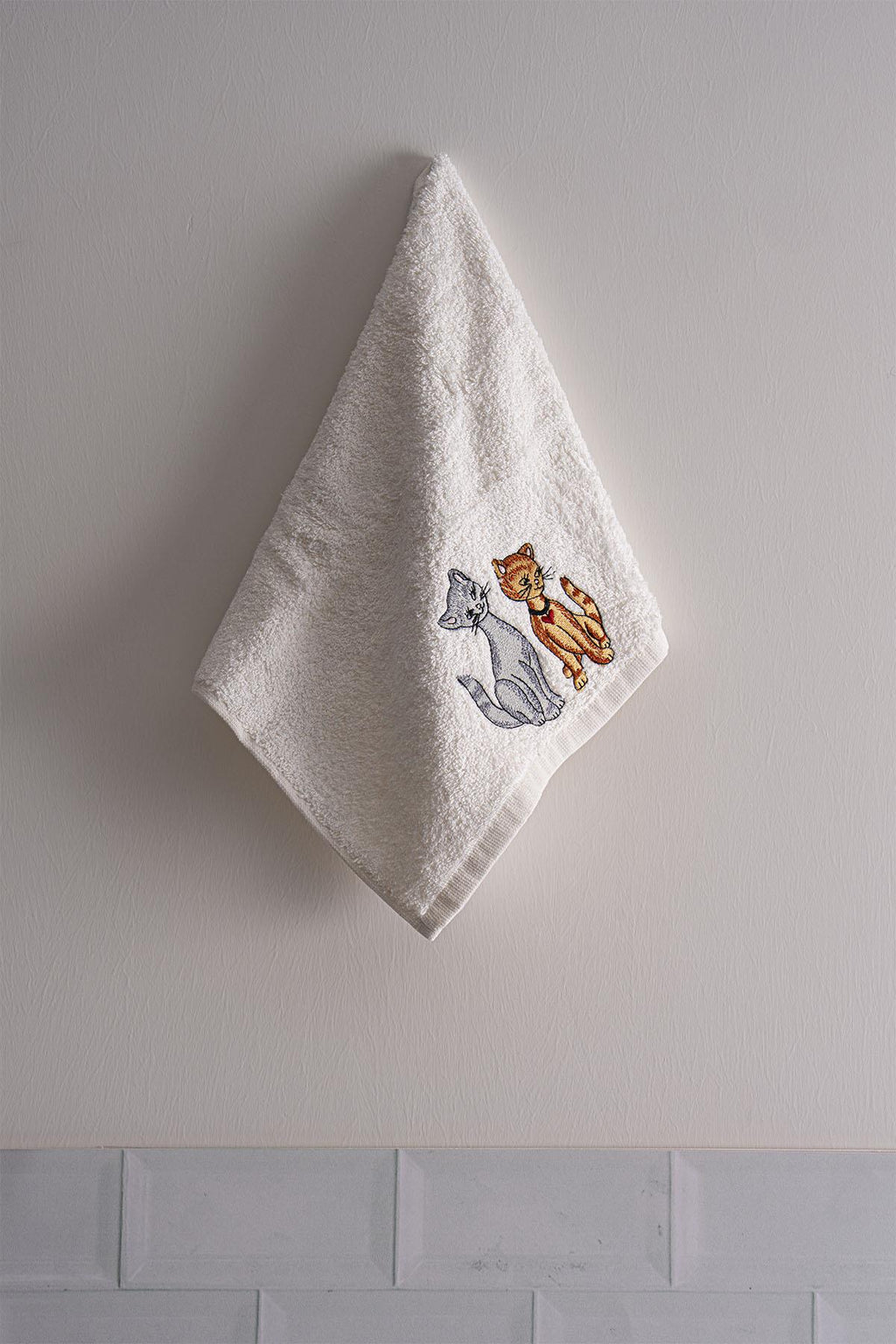 Safari Series Animal Embroidered Hand Towel (30 x 50 cm)