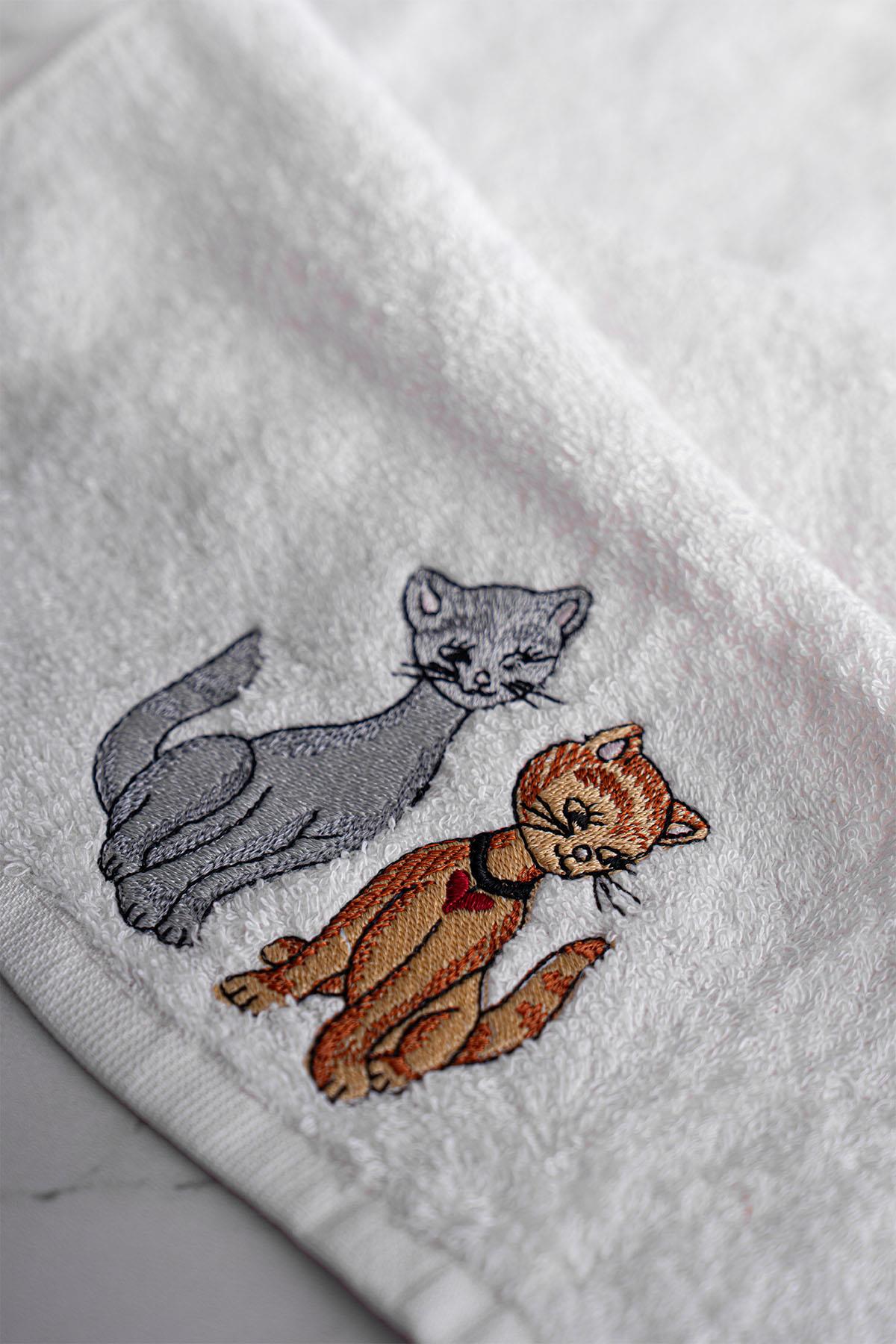 Safari Series Animal Embroidered Hand Towel (30 x 50 cm)