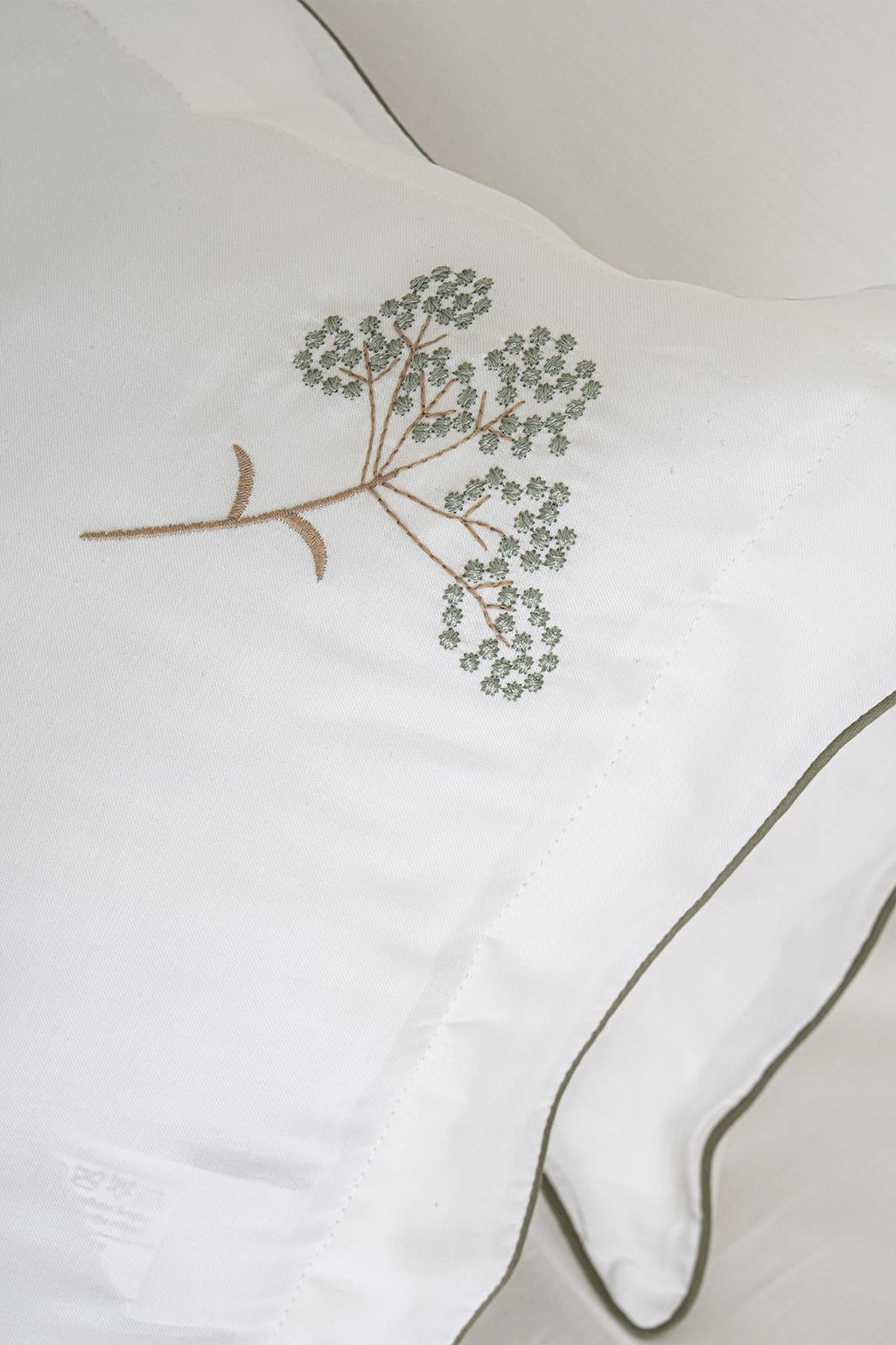 Sementa Floral Embroidered Cotton Satin Double 6-Piece Duvet Cover Set